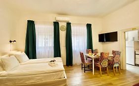 B20 Apartment